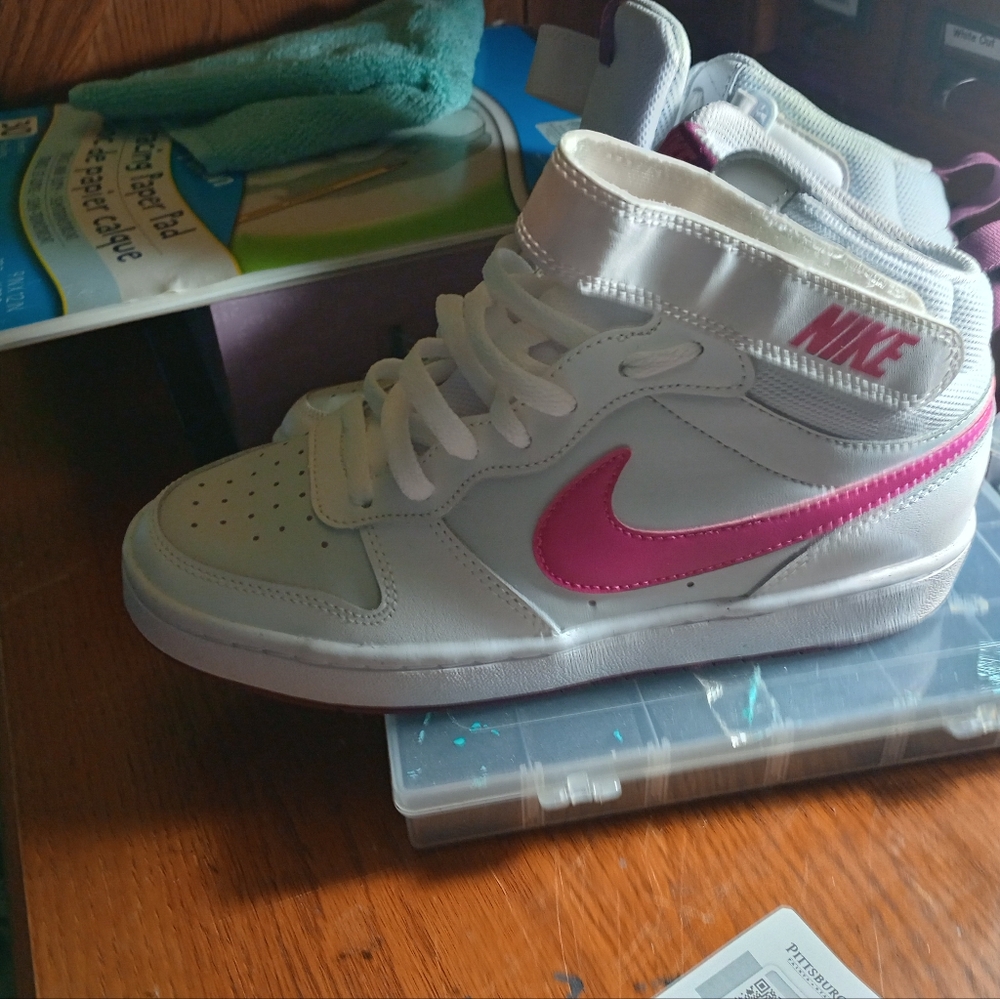 Brand new Nike Mid